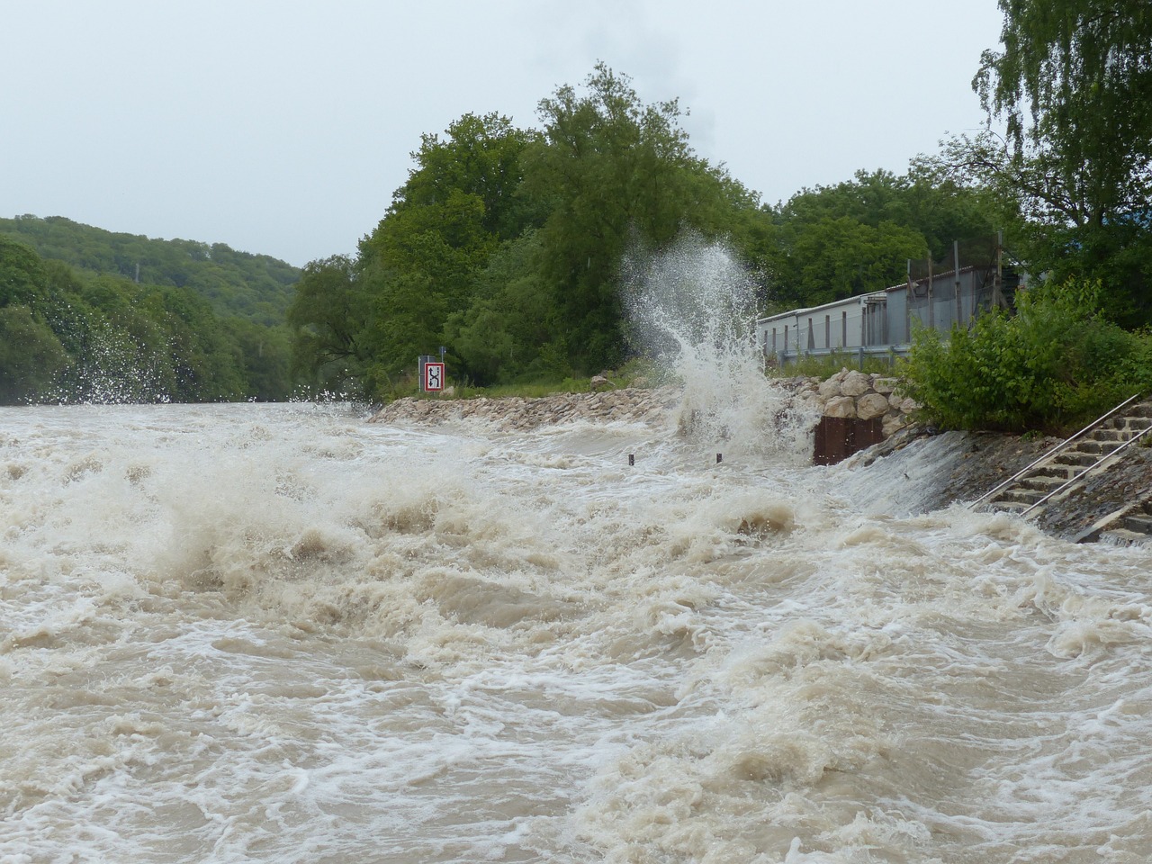 River flooding endangers waterfront property