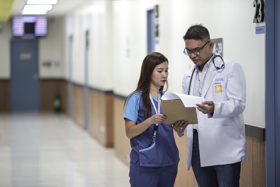Doctor-nurse consultation; medical record review