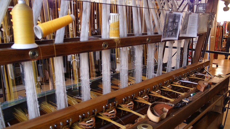Textile production loom
