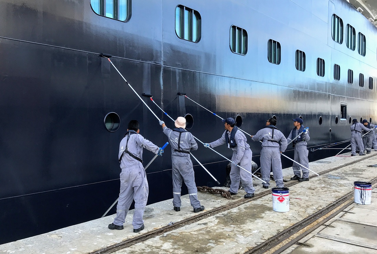 Painting a ship's hul